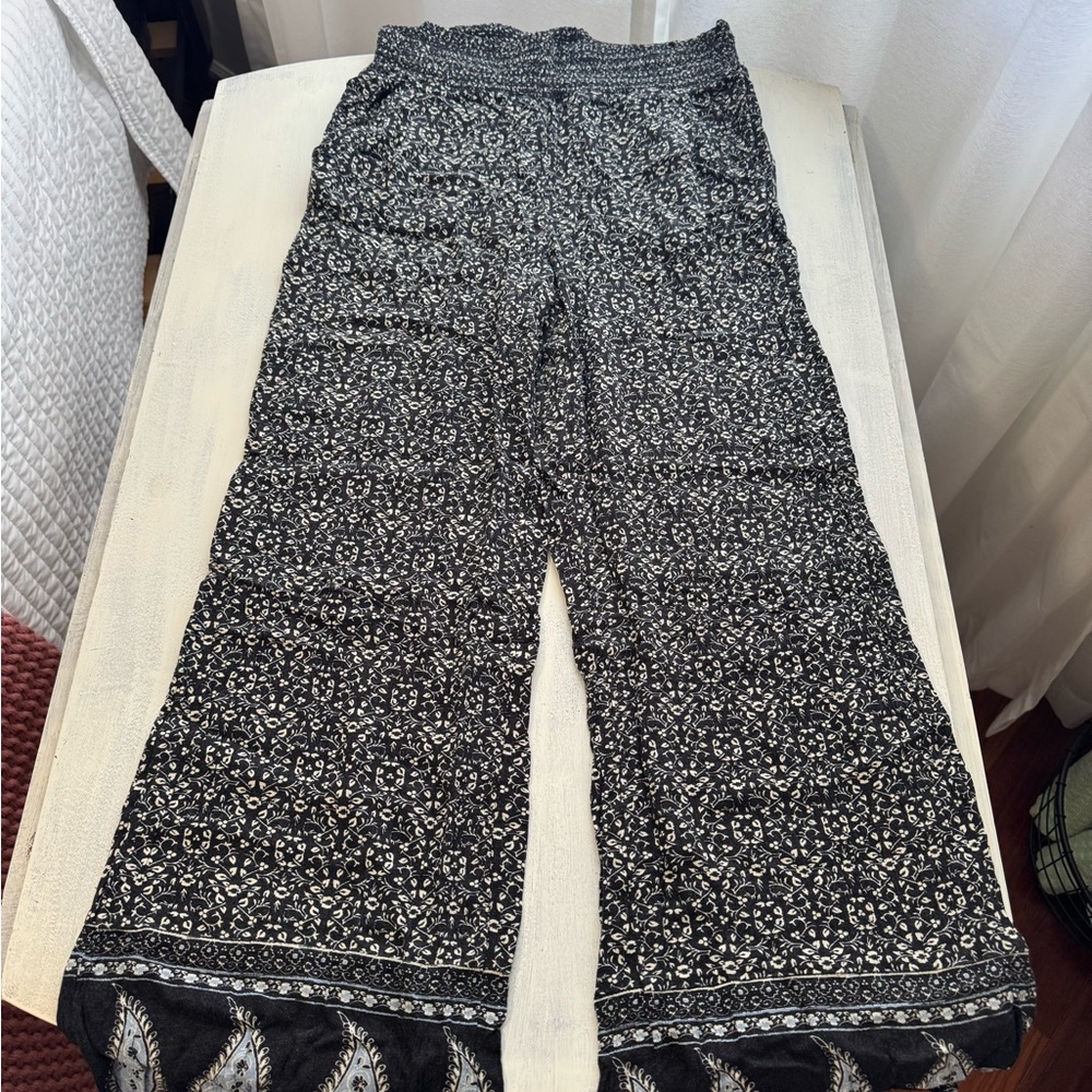 Women's Blue and White Patterned Pants